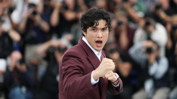 Aktor Beef, Charles Melton Ditarget Jadi Kakashi di Film Naruto